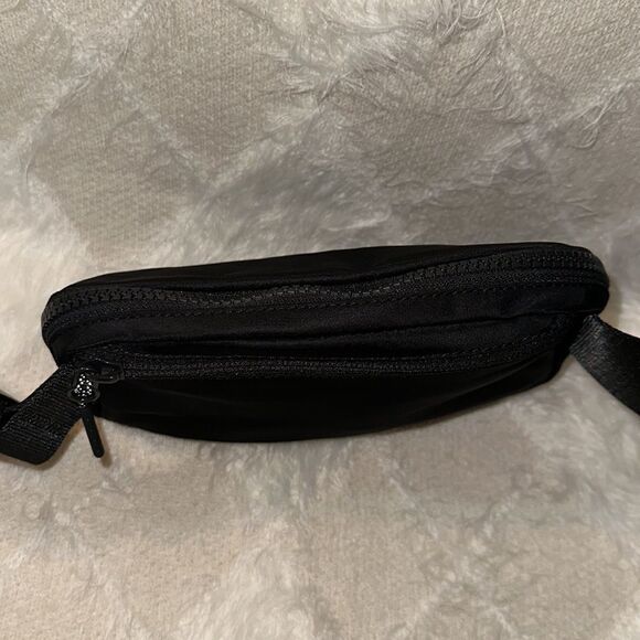 lululemon 1L Black Everywhere Belt Bag Fanny Pack Water Repellent Black Logo - Picture 6 of 13